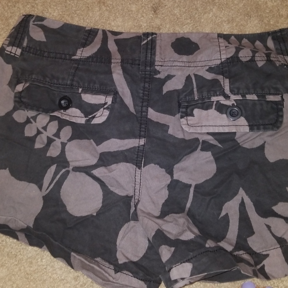Short - Picture 3 of 3